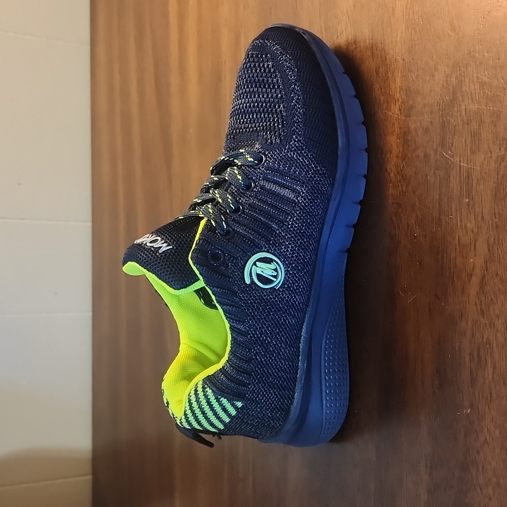 MOKOM  Childrens Size 4 (36 EU) Tennis Shoes.